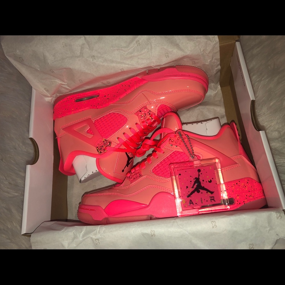 Jordan retro 4 hot punch